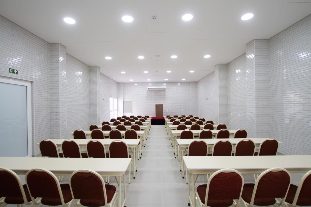 Hotel Confiance Barigui กูรีตีบา ภายนอก รูปภาพ